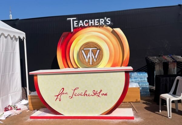 Professional Outdoor Printing Solutions for Business Promotion Durable Outdoor Printing services for Advertising Displays Custom Outdoor Printing for Business Branding